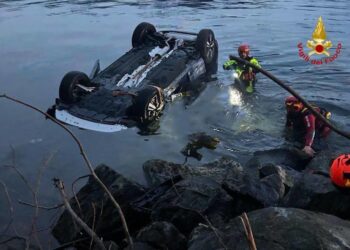 Un terzo passeggero resta ricoverato in gravi condizioni