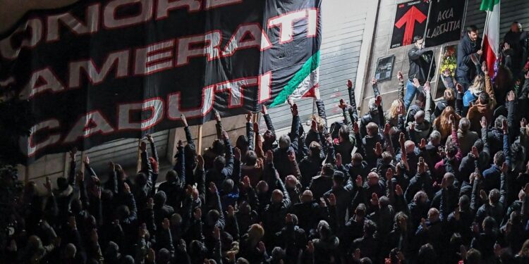 Presenti anche appartenenti a frange del tifo ultras