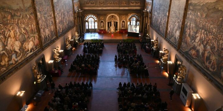 A cerimonia in Palazzo Vecchio oltre 500 persone