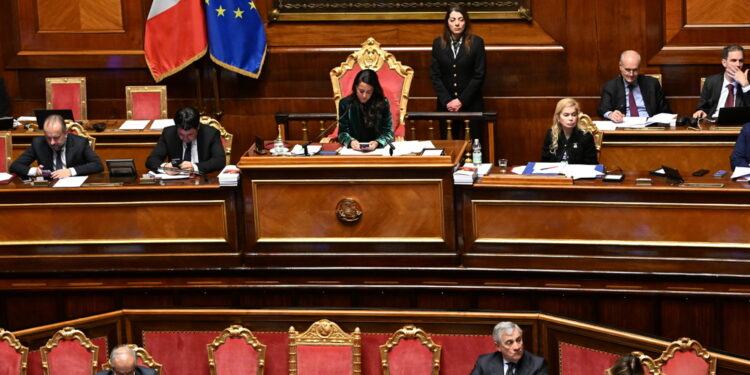 A chiederlo in Aula il ministro Ciriani