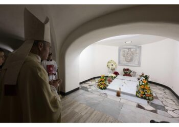 L'ex segretario di Ratzinger a Roma a un anno dalla sua morte