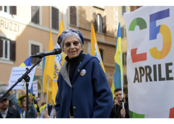 Per una caduta fratturata il collo del femore. Gli auguri di +Eu