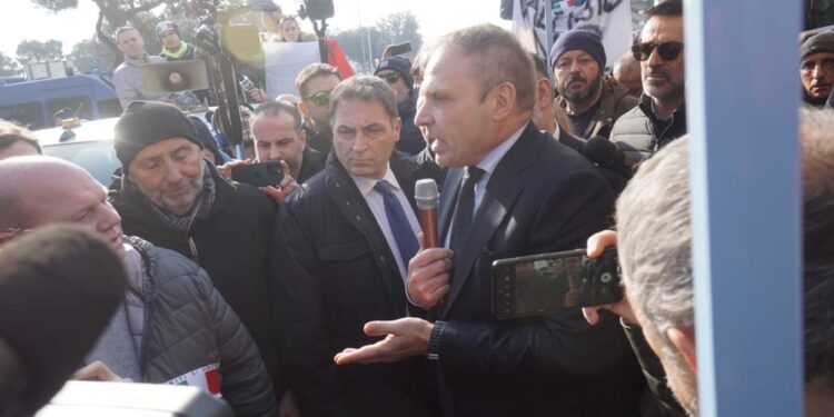 Le autorita' non avevano fatto entrare il corteo a Fieragricola