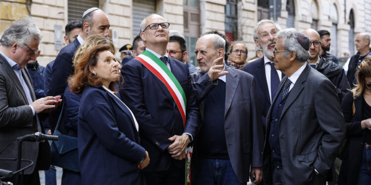 Solidarietà da sindaco Parma