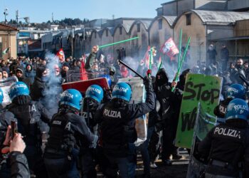 Manifestanti aveva forzato un cancello