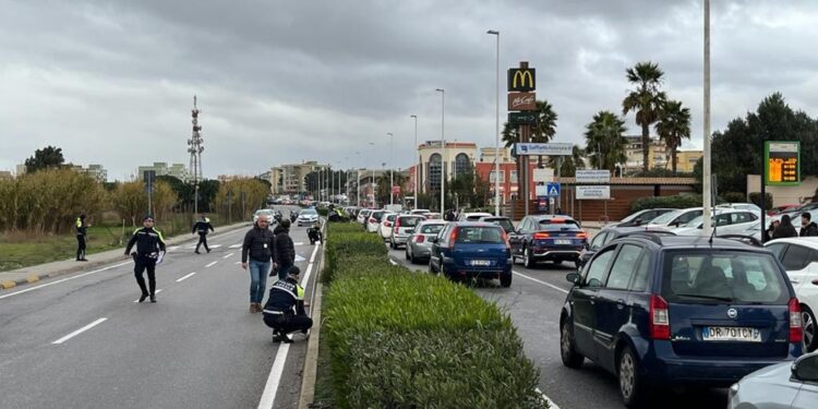 Incidente in via Peretti. Sul posto la polizia locale