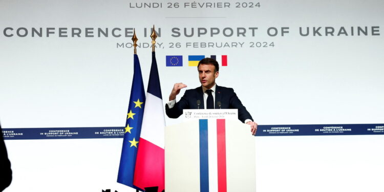 Mosca commenta l'ipotesi lanciata ieri da Macron