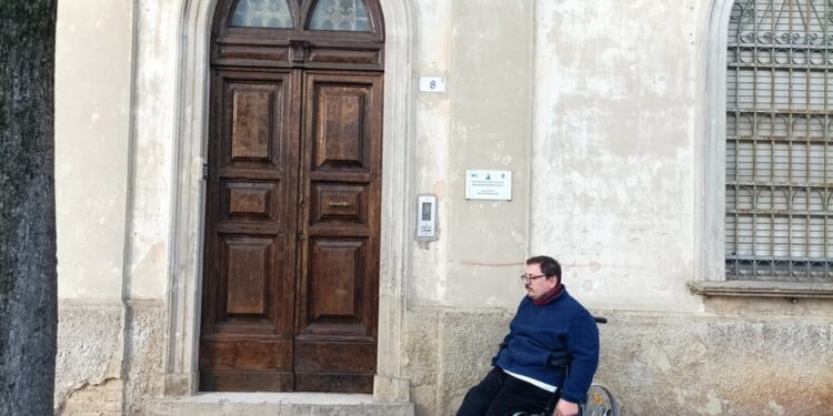 A Guardiagrele in Abruzzo. Manca rampa d'accesso e wc ad hoc