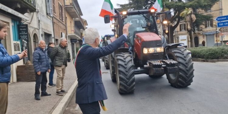 Sandrino Aquilani li ha aspettati sul ciglio della strada