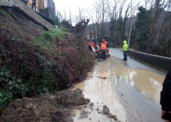 A Dovagna. Strada provinciale temporaneamente chiusa al traffico