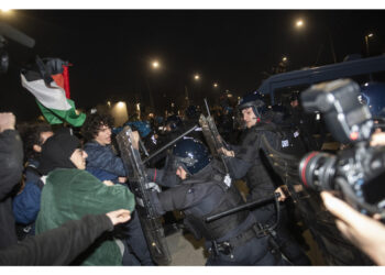 Cariche della polizia al corteo per la Palestina del 23 febbraio