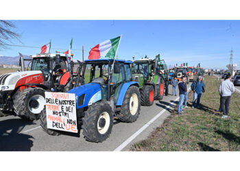 Manifestazione di fronte all'interporto. Traffico in tilt