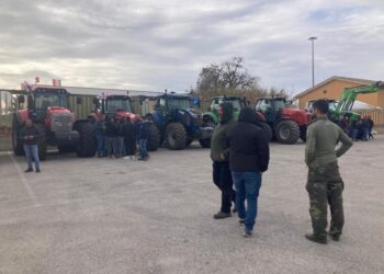 Venti mezzi e 60 agricoltori pronti a protesta a oltranza