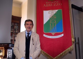 Luciano D'Amico col campo largo sfida l'uscente Marco Marsilio