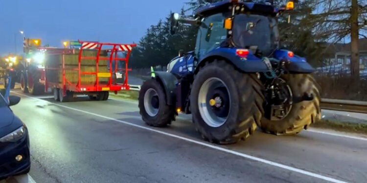 'Aspettiamo risposta per un corteo sul Raccordo in serata'