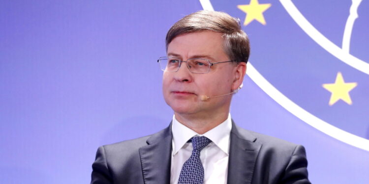 Dombrovskis: 'Lavoriamo con il mandato dei Paesi membri'