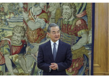 Wang Yi: 'Va incontro a un mondo multipolare'