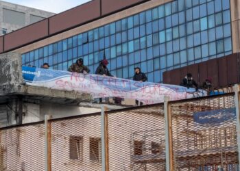 Striscione sulla rampa sopra zona cerimonia tunnel subportuale