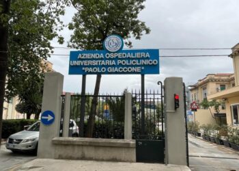 A Palermo calcinacci cadono negli spazi della Terapia intensiva