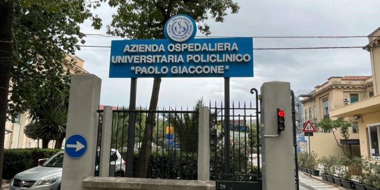 A Palermo calcinacci cadono negli spazi della Terapia intensiva