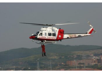 Malore a bordo di un pattugliatore in servizio per la pesca