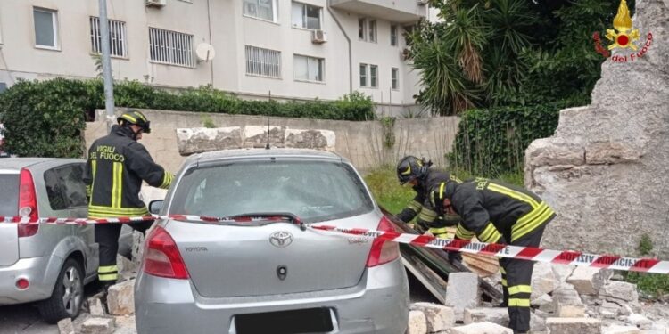 Decine di interventi nella notte dei Vigili del fuoco