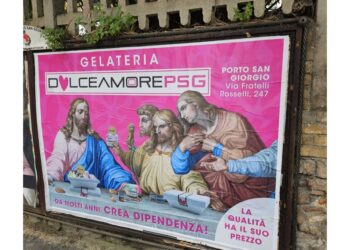 Fanno discutere i manifesti di una gelateria a Porto San Giorgio