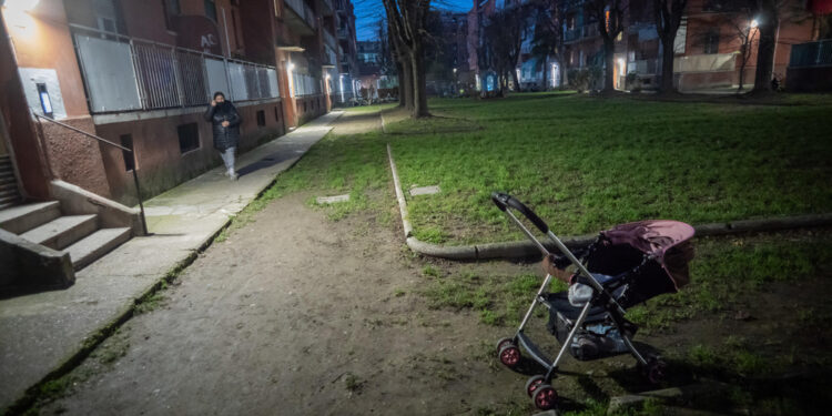 A Milano diciassettenne aiutata da una amica