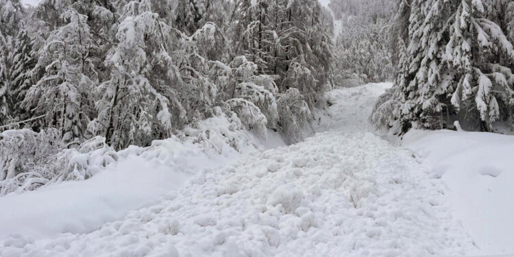 Verso sblocco strada per Cogne. "Evitare lo sci fuoripista"