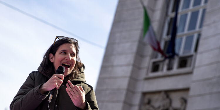 Manifestazione con gli studenti per lo psicologo a scuola