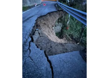 Hanno ceduto una decina di metri di strada