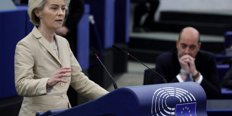 Ferma condanna di von der Leyen: 'Più che mai al fianco di Kiev'