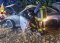 Incidente a Como, auto contro albero. Ferita una 37enne