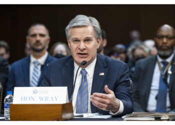 Wray al Congresso: 'Ci sono elevati rischi alla sicurezza'