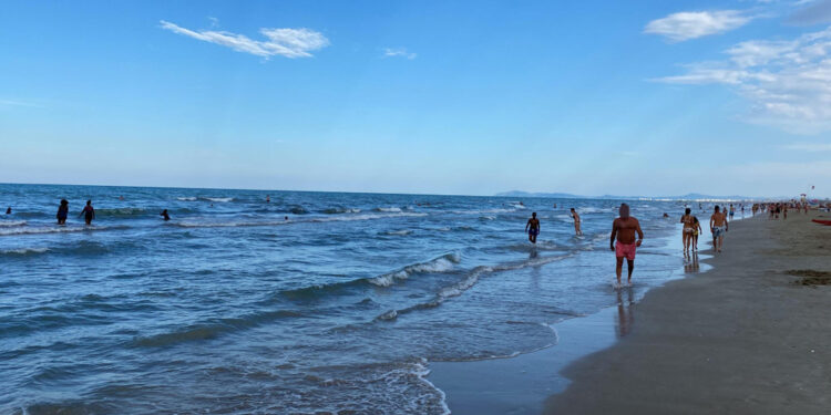 Una 37enne è deceduta sulla spiaggia