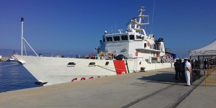 Migranti arrivati su nave Fiorillo dopo essere stati soccorsi