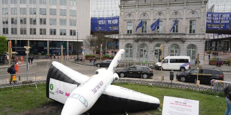 Stamani il flash mob davanti al Parlamento europeo