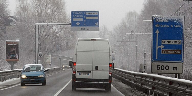 La strada era stata chiusa ieri dall'Anas per neve