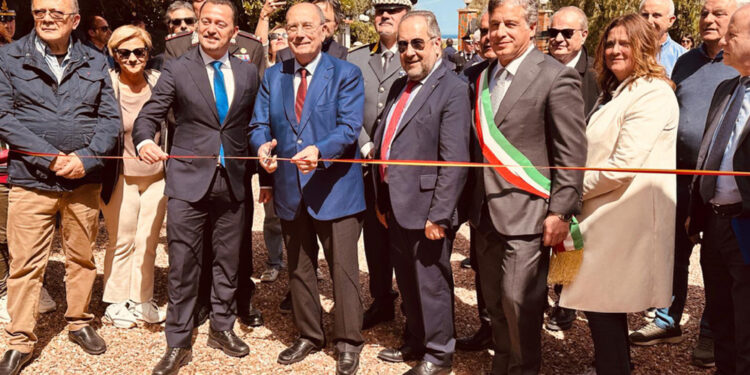 Governatore a cerimonia inaugurazione casolare Impastato