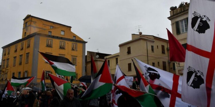 Corteo a Sassari e presidi a Cagliari e Nuoro