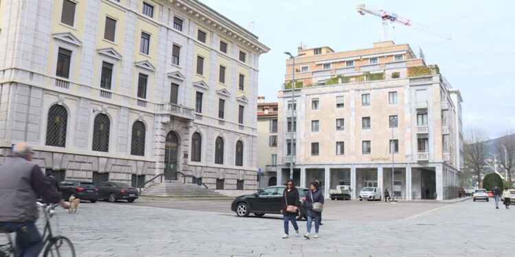 Piazza Perretta a Como