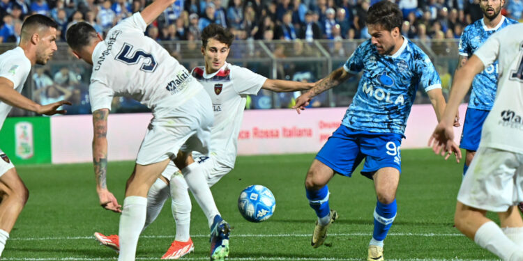 Una fase del match tra Como e Cosenza (foto Roberto Colombo)