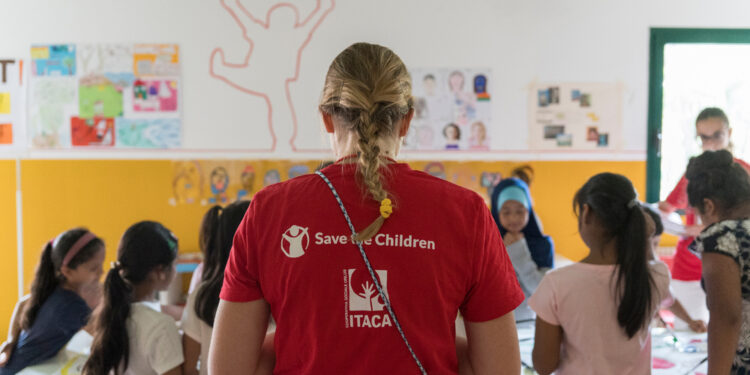 Studio di Save The Children sui 15-16enni