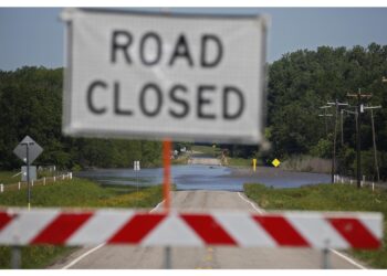 Houston devastata da forti venti e piogge torrenziali