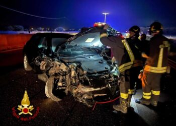 Una donna trasferita in ospedale in codice rosso