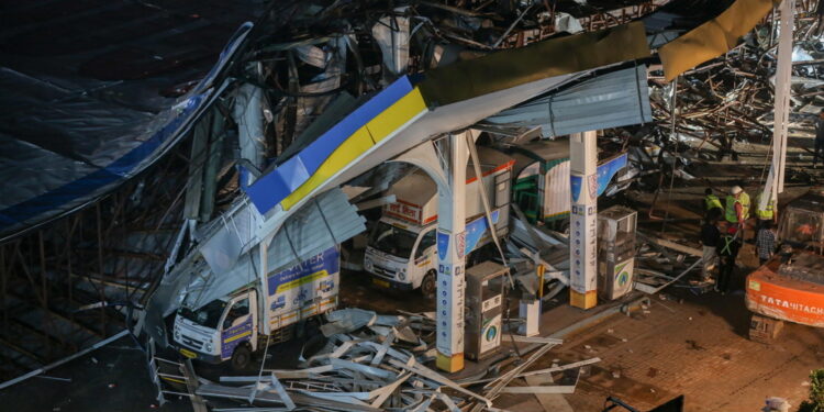 E' successo in una stazione di servizio di Mumbai