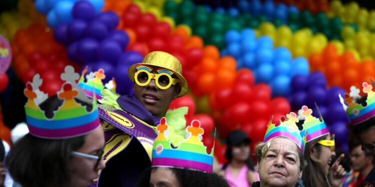 In Brasile il popolo arcobaleno richiama 'al voto consapevole'