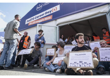 Gli studenti: "Nessun accordo con la guerra"