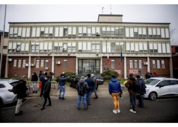 Intervento delle squadre della Polizia di Stato in corso