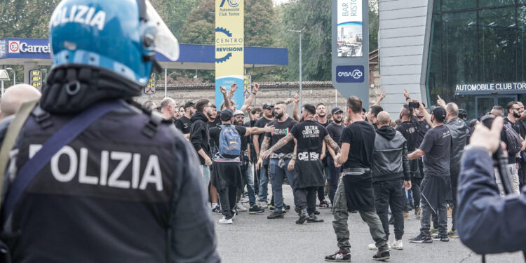 Facevano parte del gruppo che attaccò le forze dell'ordine